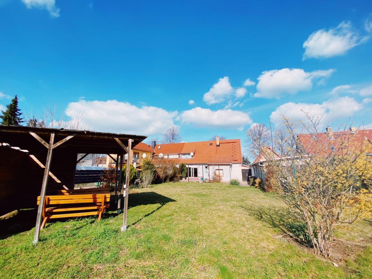 Haus Zum See Zwenkau Exterior foto